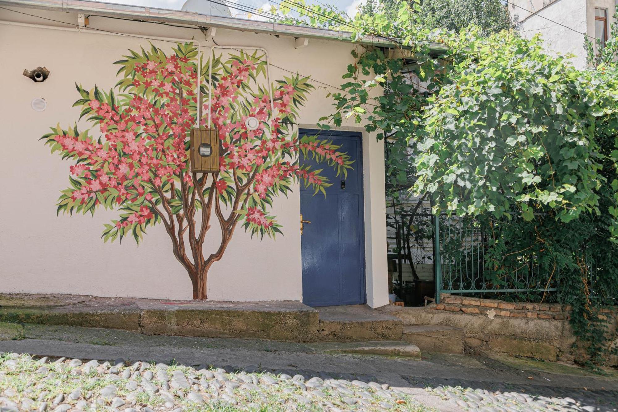 Only Flowers Tbilisi Exterior foto
